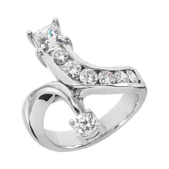 18K White Gold Right Hand Diamond Ladies Ring 1.47ct